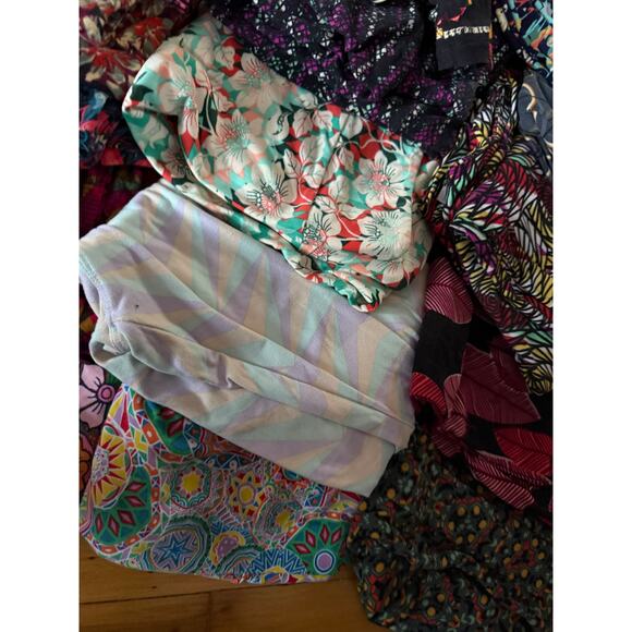 Lularoe Tall & Curvy large lot of leggings - Picture 6 of 11
